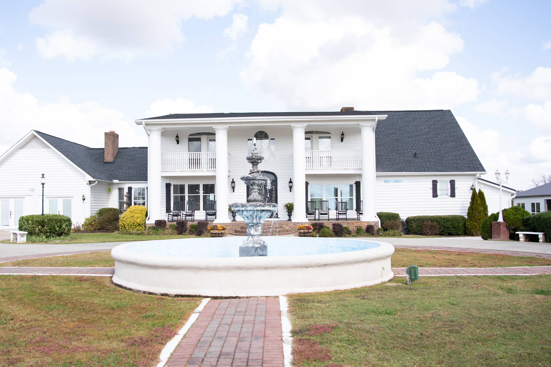 Pet-Friendly Lodging in the Olde English District Pet-Friendly Lodging in the Olde English District